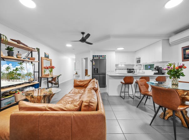 4/109 Callaghan Street, Mooroobool, Qld 4870