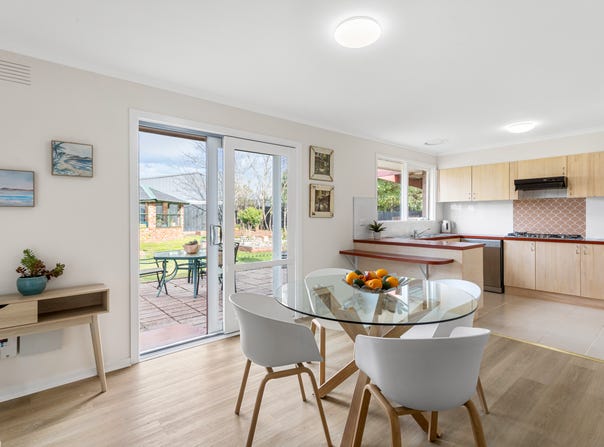 6 Farrer Close, Cranbourne, Vic 3977