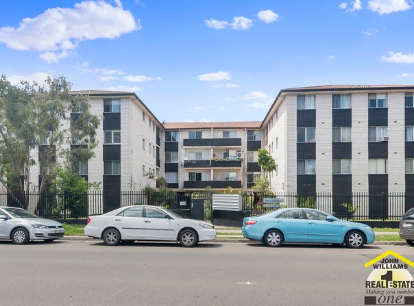 4/12-16 Goulburn Street, Warwick Farm, NSW 2170