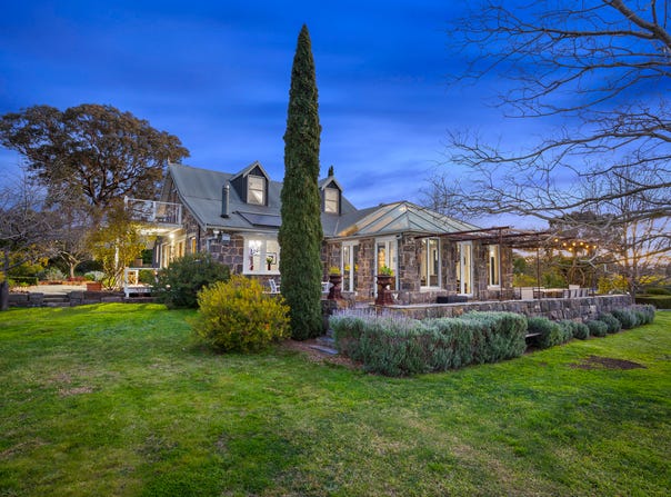33 Clokes Lane, Amphitheatre, Vic 3468