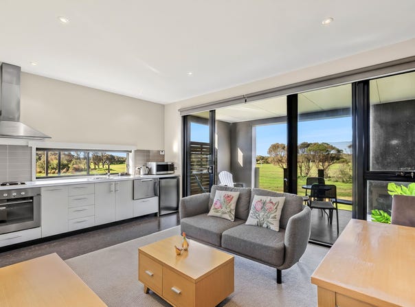 60_32/33 Fourteenth Road, Connewarre, Vic 3227