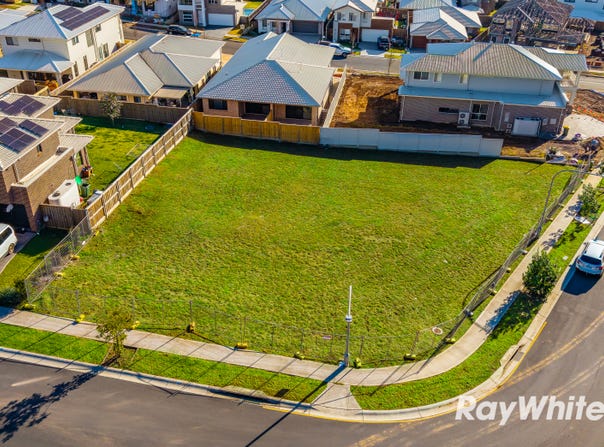 9 Binshaw Crescent, Menangle Park, NSW 2563