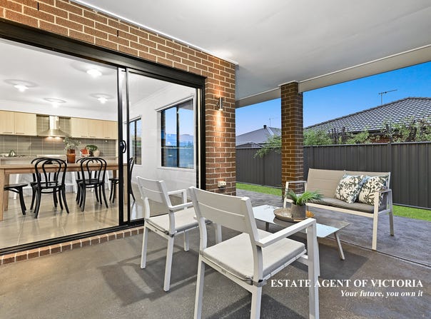 42 Bacchus Rd, Cranbourne West, Vic 3977