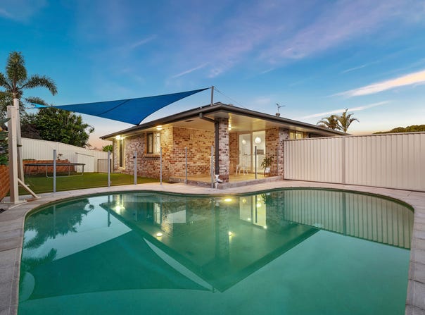18 Shamrock Avenue, Banora Point, NSW 2486
