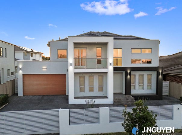 153 Humphries Rd, St Johns Park, NSW 2176