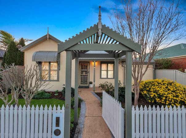 6 Genoa Grove, Pakenham, Vic 3810