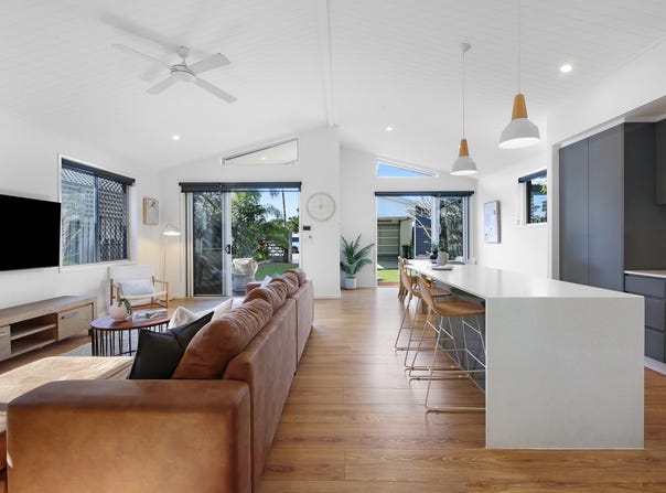86 Chainey Avenue, Miami, Qld 4220