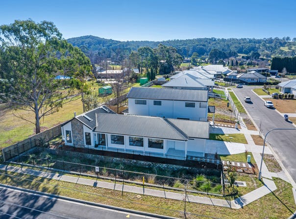 2 Wycliffe Place, Bowral, NSW 2576