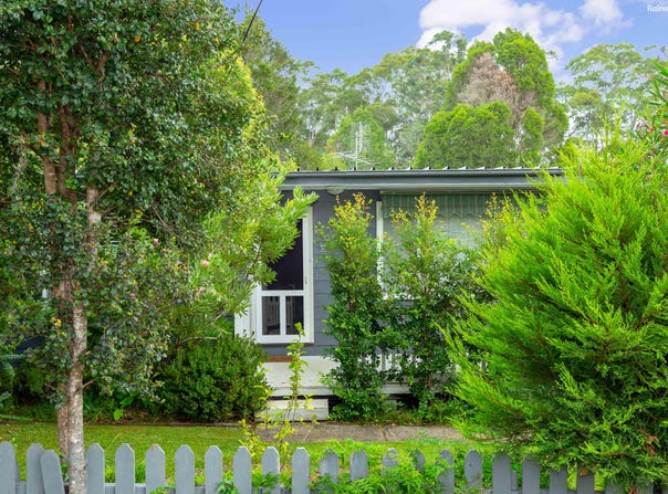 22 Clare Crescent, Batehaven, NSW 2536