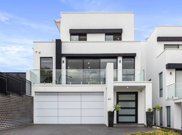 2/4 Burrawang Close, Kingswood, NSW 2747