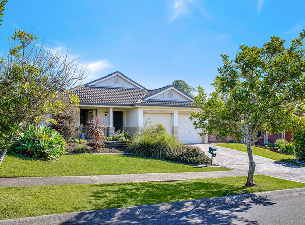 16 Quarterhorse Parade, Wadalba, NSW 2259