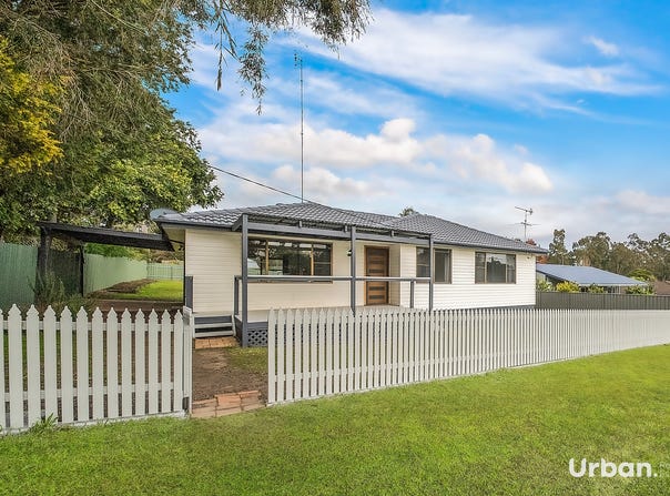 8 Stuart Street, Abernethy, NSW 2325
