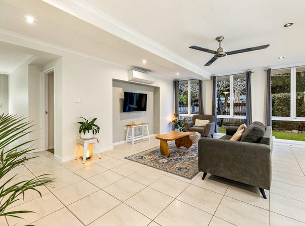 10 Hickory Street, Holloways Beach, Qld 4878