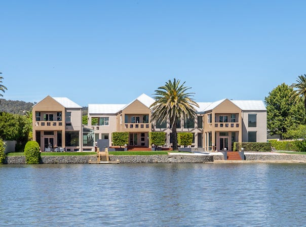 27 Lakeview Gardens, Jerrabomberra, NSW 2619
