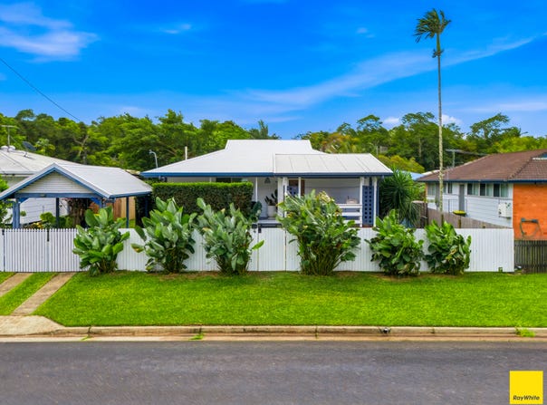 4 Millard Street, Manoora, Qld 4870