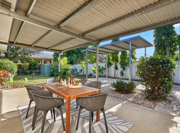 2/16 Smart Street, Mooroobool, Qld 4870