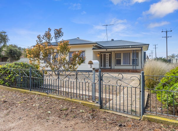 9 Centenary Ave, Maitland, SA 5573
