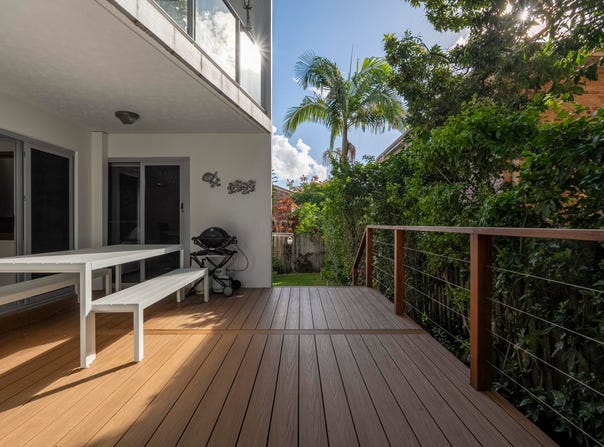 1/61 Tallebudgera Drive, Palm Beach, Qld 4221