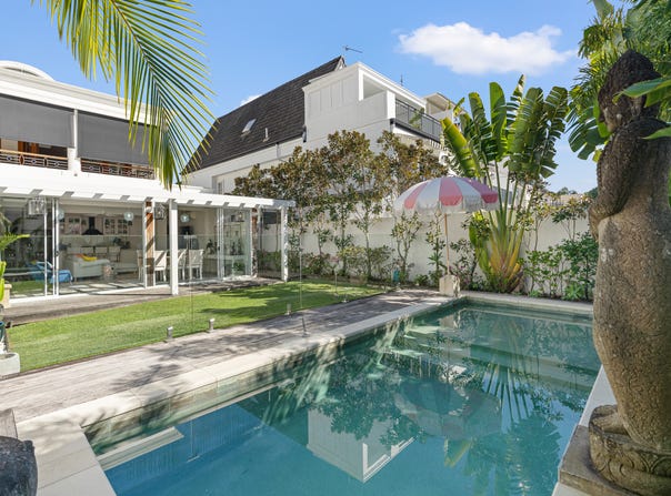 1/33 Peak Avenue, Main Beach, Qld 4217