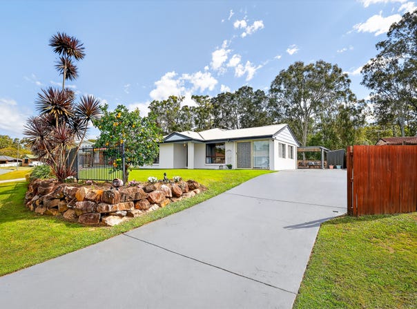 9 Newbury Crescent, Lawnton, Qld 4501