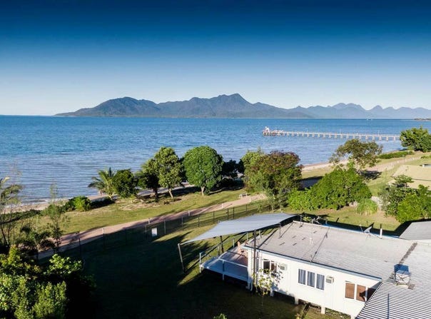 154-156 Victoria St, Cardwell, Qld 4849