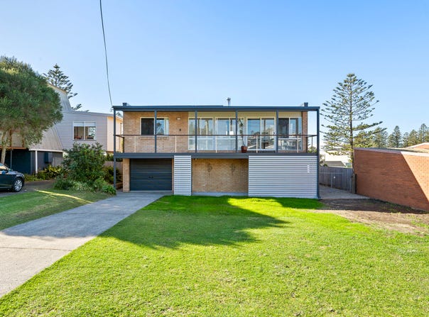 8 Whiting Street, Tuross Head, NSW 2537