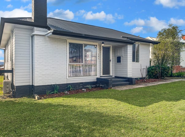 104 Douglas Street, Tenterfield, NSW 2372