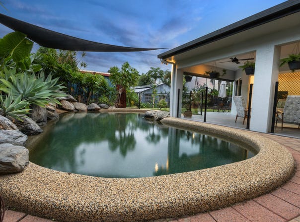 17 Stratford Chase, Stratford, Qld 4870