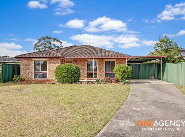 48 solander drive, St Clair, NSW 2759