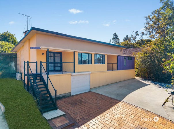 8 Moordale Street, Chapel Hill, Qld 4069