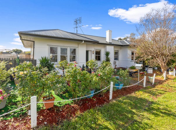 57 Brookong Street, Lockhart, NSW 2656