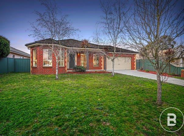 18 St Swindons Avenue, Lake Gardens, Vic 3355