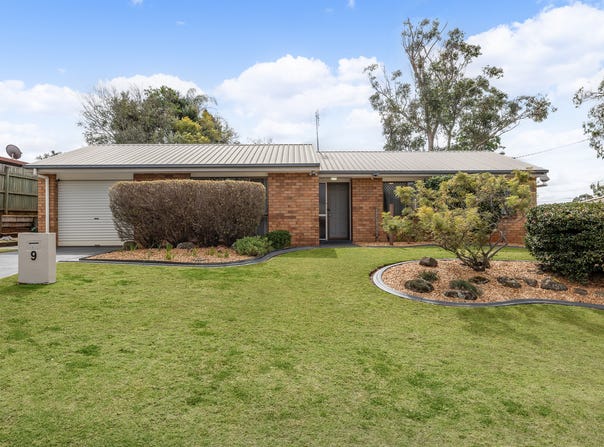 9 Dunemann Street, Kearneys Spring, Qld 4350