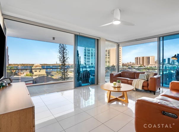 302/20 Labrador Street, Labrador, Qld 4215