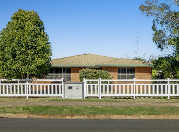 468 Stenner Street, Darling Heights, Qld 4350