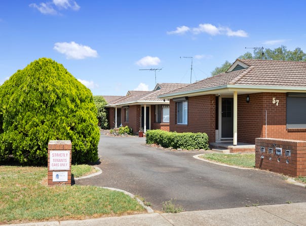 2/57 Wellington Street, Darley, Vic 3340