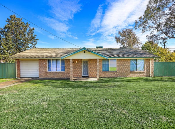 1 Maitland Street, West Tamworth, NSW 2340