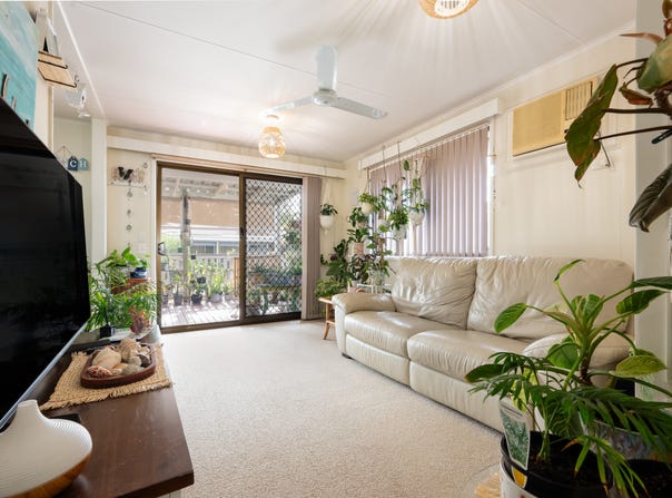1 Lake Drive, Lorikeet Park, Arrawarra, NSW 2456