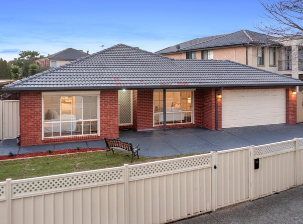 15 Santa Cruz Boulevard, Roxburgh Park, Vic 3064