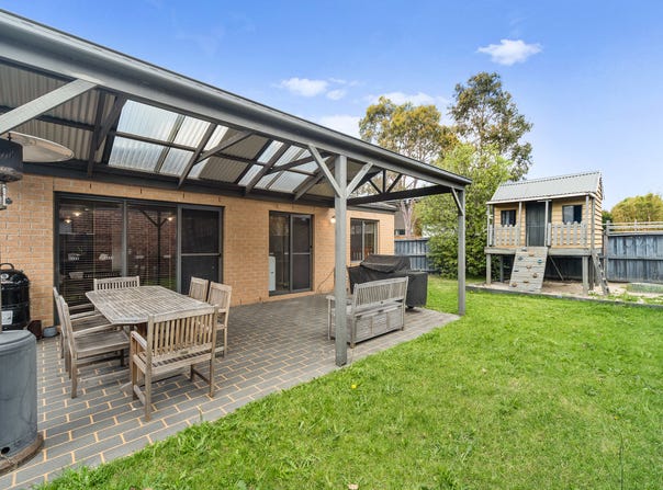 92 Sandarra Boulevard, Sandhurst, Vic 3977