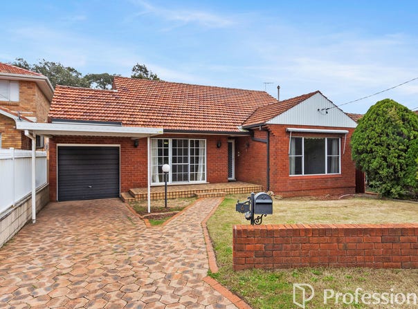 4 Fenwick Avenue, Roselands, NSW 2196