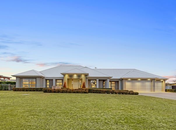 52 Twin Creeks Drive, Luddenham, NSW 2745