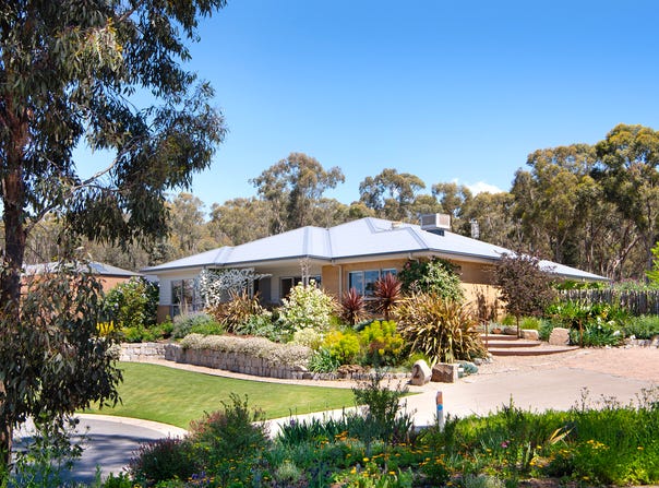 2 McKenzie Way, McKenzie Hill, Vic 3451