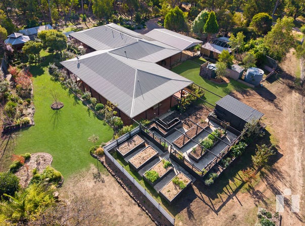 4 Fleming Drive, Broadford, Vic 3658