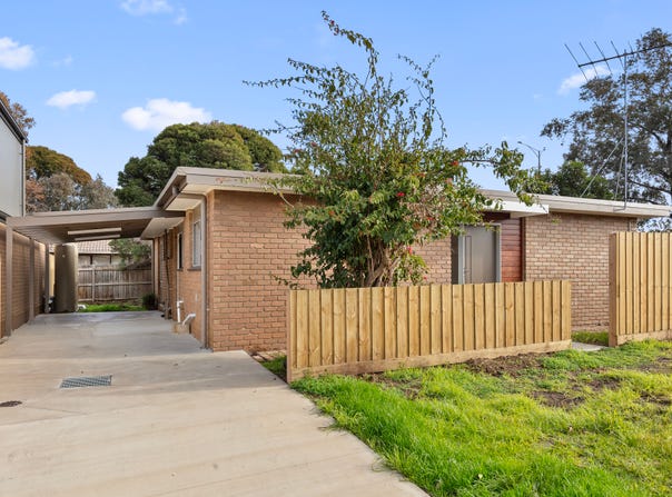 8 Mack Court, Belmont, Vic 3216