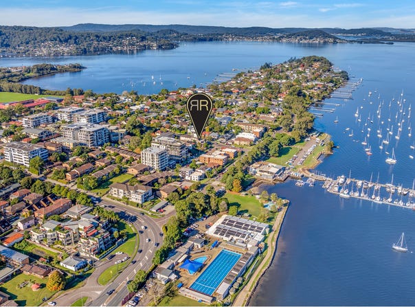 2/1 Lynn Avenue, Point Frederick, NSW 2250