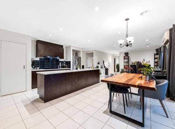 11 Wild Scotchman Way, Cranbourne East, Vic 3977