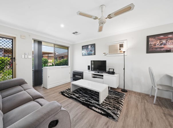 32/15 Mereworth Way, Marangaroo, WA 6064