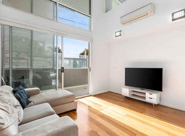 2/7-9 Bell Street, Coburg, Vic 3058
