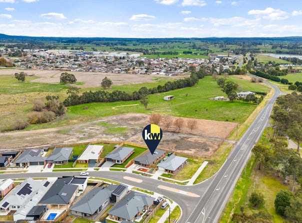 4 Ironbark Street, Newborough, Vic 3825